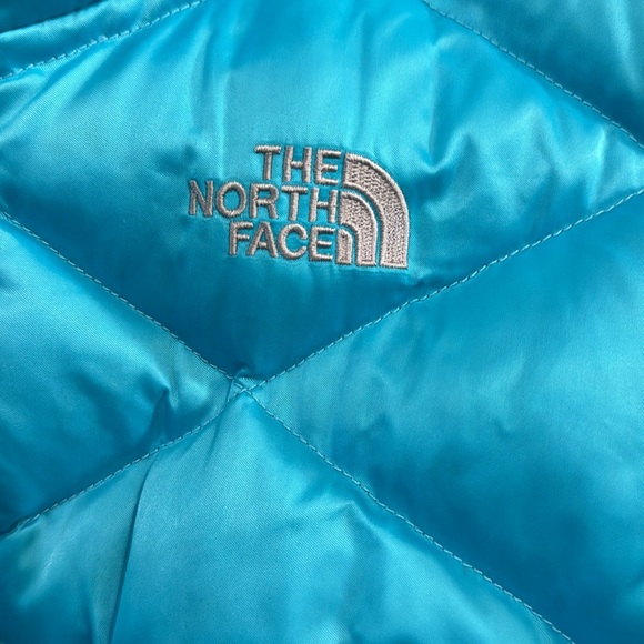 GUC. North Face 550 XL girls 18 jacket. Worn a little at the sleeves, pictured. - Picture 2 of 11